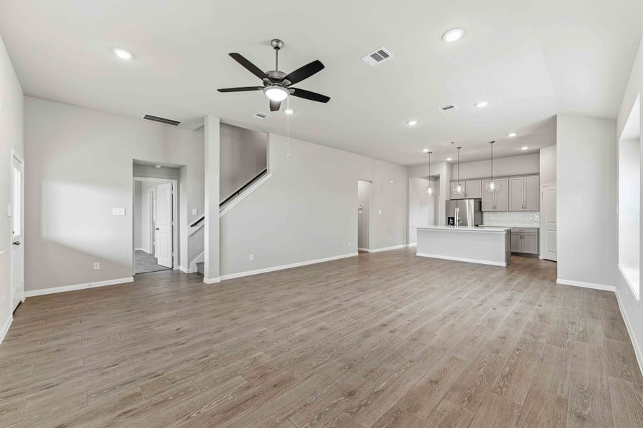 Spacious, unfurnished interior of a new home in Sunterra, Katy (Image 23). Spacious, unfurnished interior of a new home in Sunterra, Katy (Image 23).