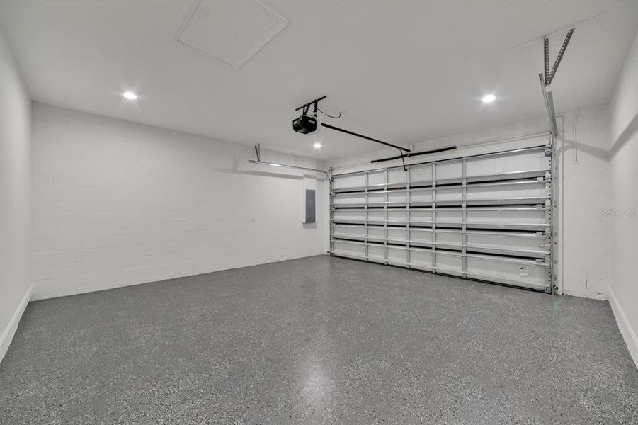 Spacious, unfurnished interior of a new home in , Tampa (Image 20).