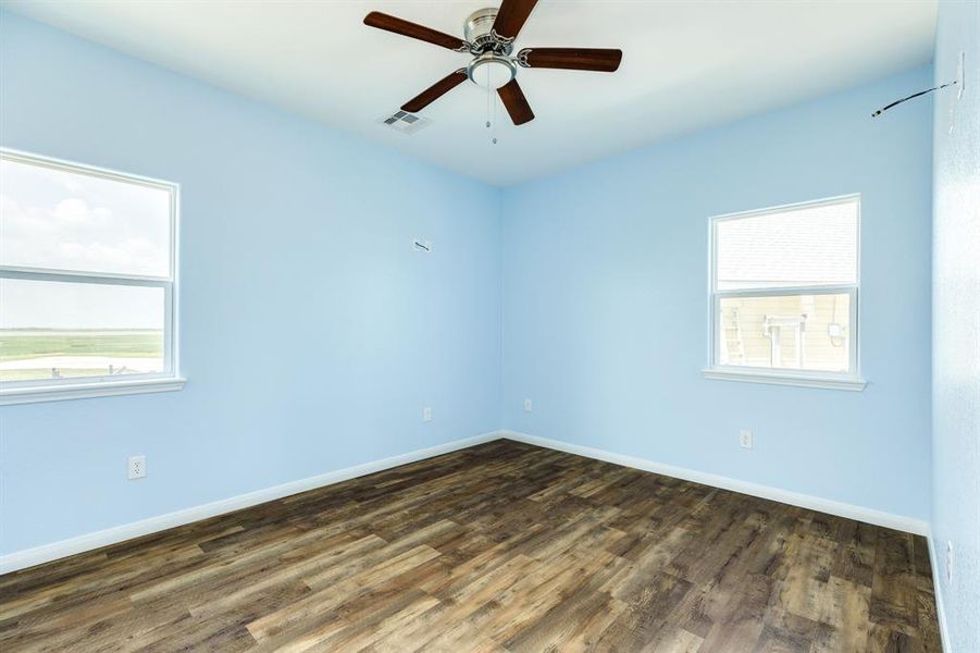 Spacious, unfurnished interior of a new home in , Freeport (Image 23).