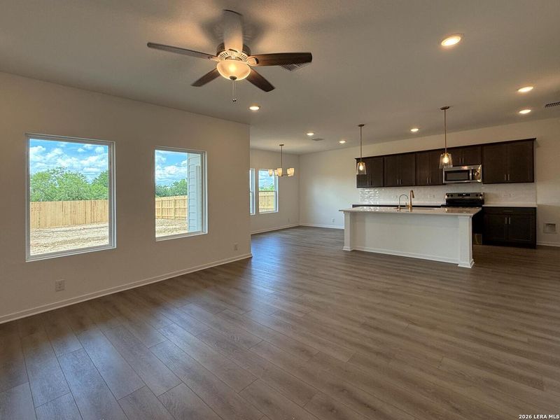 Spacious, unfurnished interior of a new home in Hennersby Hollow, San Antonio (Image 23). Spacious, unfurnished interior of a new home in Hennersby Hollow, San Antonio (Image 23).