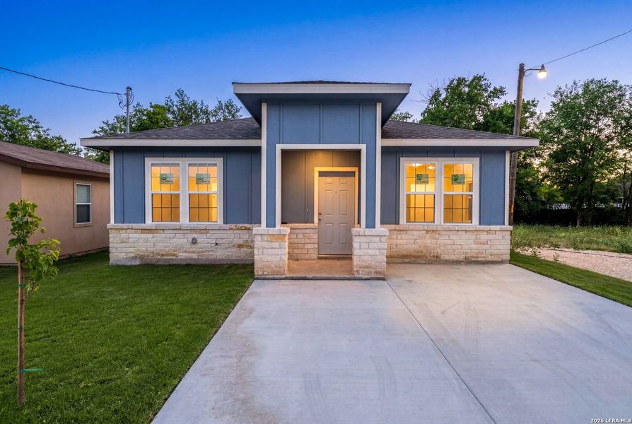 Front exterior of a new home in , Seguin, TX, highlighting curb appeal (Image 20). Front exterior of a new home in , Seguin, TX, highlighting curb appeal (Image 20).