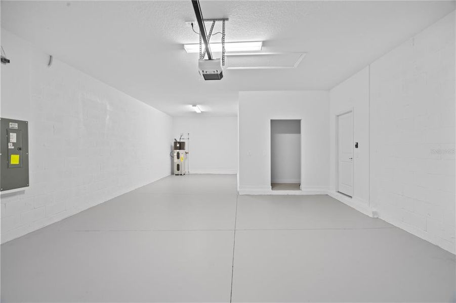 Spacious, unfurnished interior of a new home in , San Antonio (Image 39). Spacious, unfurnished interior of a new home in , San Antonio (Image 39).