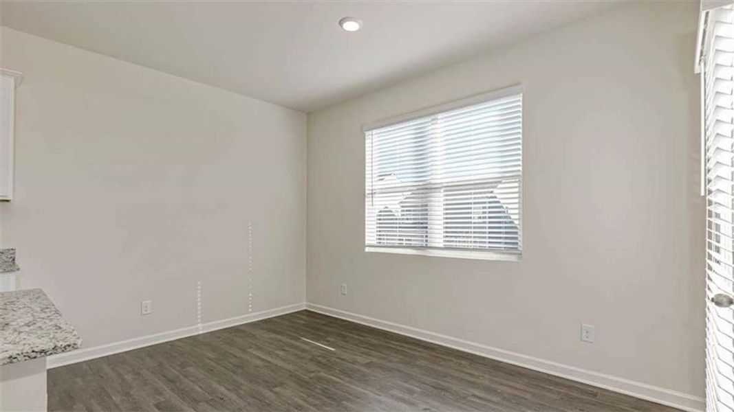 Spacious, unfurnished interior of a new home in Sherwood Manor, College Park (Image 25).