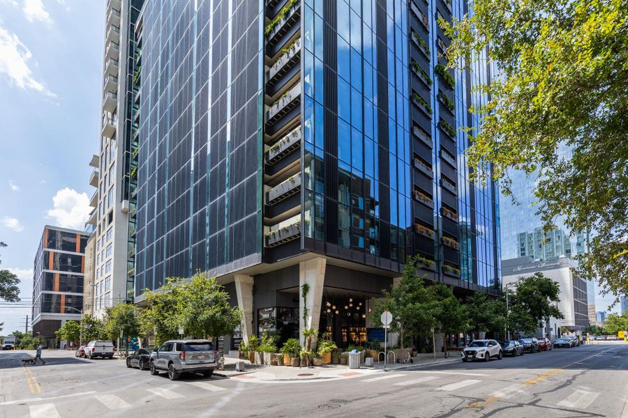 Condo located in Austin, TX showcasing its design and architecture (Image 26).