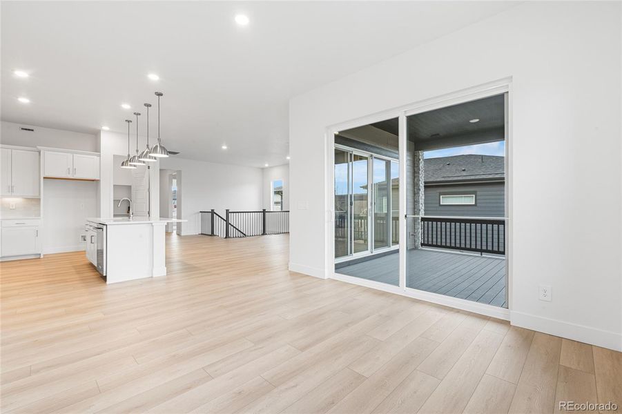 Spacious, unfurnished interior of a new home in Hilltop at Inspiration, Aurora (Image 27).