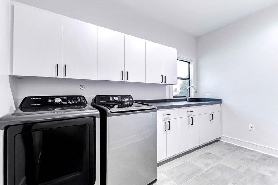 Furnished interior view inside a new home in , Houston (Image 4). Furnished interior view inside a new home in , Houston (Image 4).