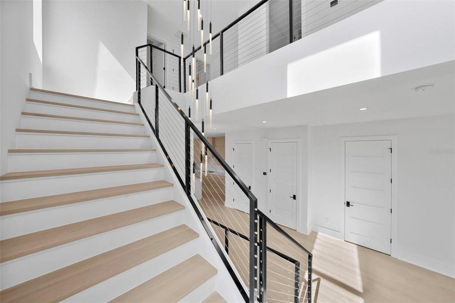 Spacious, unfurnished interior of a new home in , Tampa (Image 30).