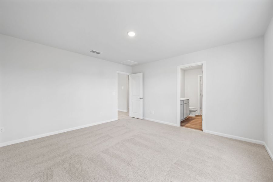 Spacious, unfurnished interior of a new home in Grand Arbor, Blythewood (Image 24).