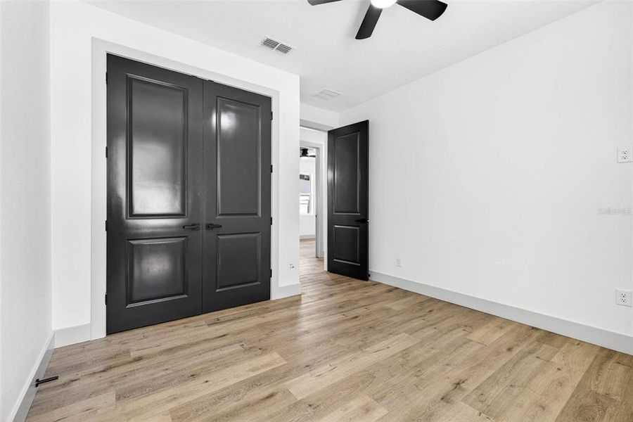 Spacious, unfurnished interior of a new home in , St. Petersburg (Image 28).