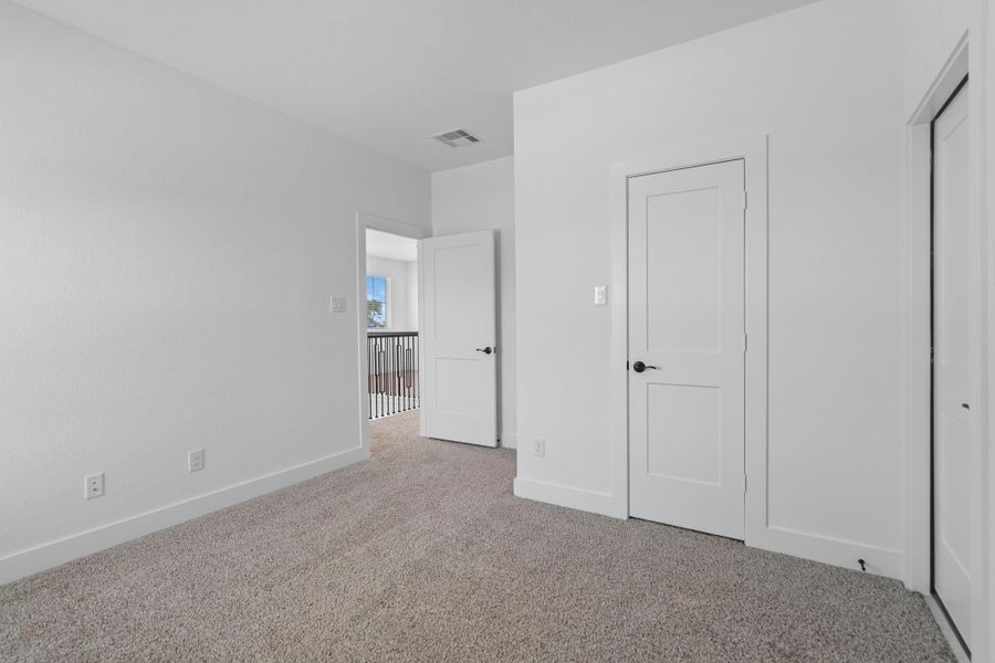 Spacious, unfurnished interior of a new home in Riceland, Mont Belvieu (Image 31).