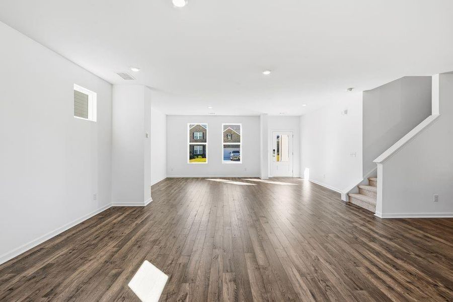 Spacious, unfurnished interior of a new home in Falls Creek, Flowery Branch (Image 11).