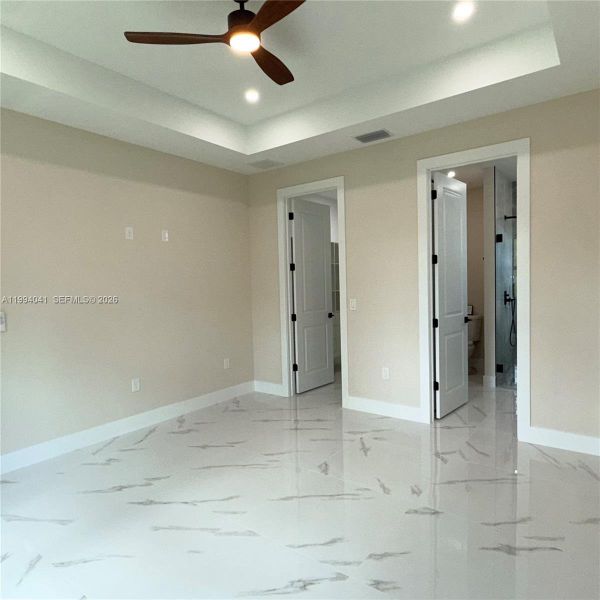 Spacious, unfurnished interior of a new home in , Lehigh Acres (Image 27).