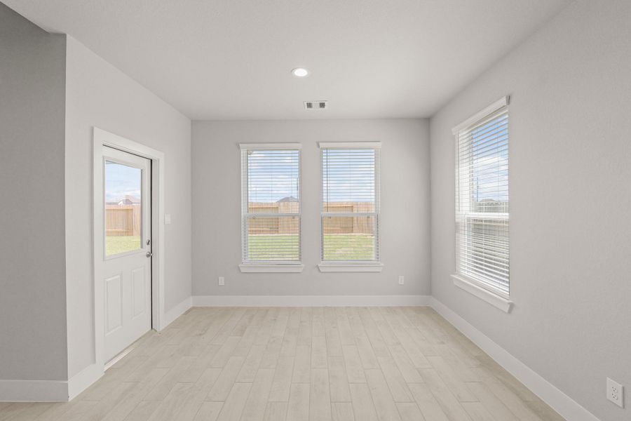 Spacious, unfurnished interior of a new home in Briarwood Crossing, Rosenberg (Image 26). Spacious, unfurnished interior of a new home in Briarwood Crossing, Rosenberg (Image 26).