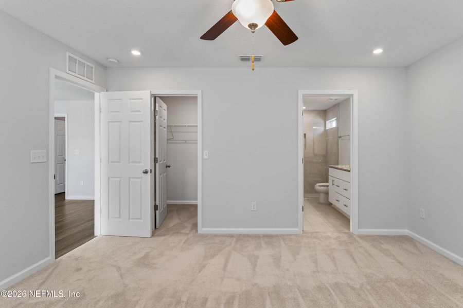 Spacious, unfurnished interior of a new home in , Jacksonville (Image 14).