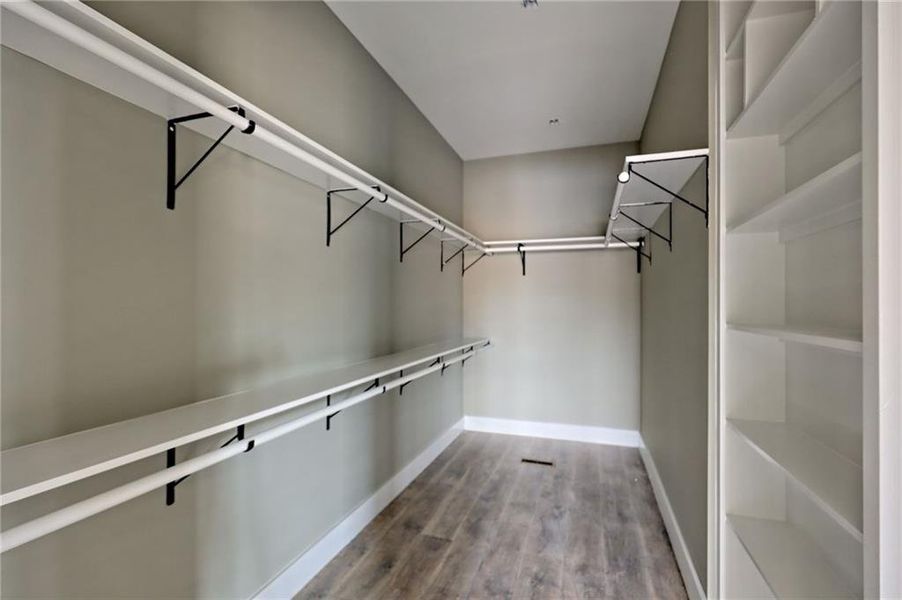 Spacious, unfurnished interior of a new home in , Talking Rock (Image 18).