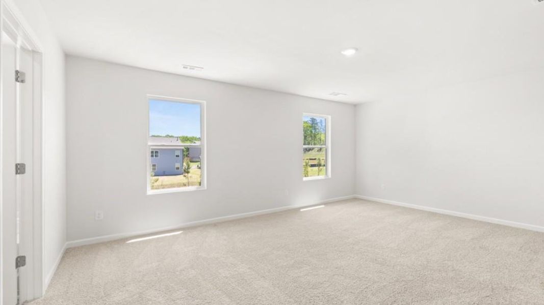 Spacious, unfurnished interior of a new home in Parkside at Carter Grove, Cartersville (Image 18).