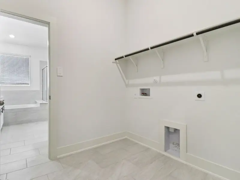 Spacious, unfurnished interior of a new home in Sagebrooke - Classic Series, San Antonio (Image 21).