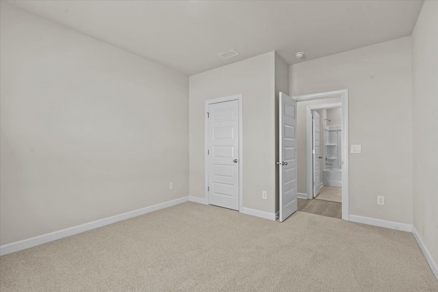 Spacious, unfurnished interior of a new home in Cedar Shoals – Heritage Collection, Piedmont (Image 19).