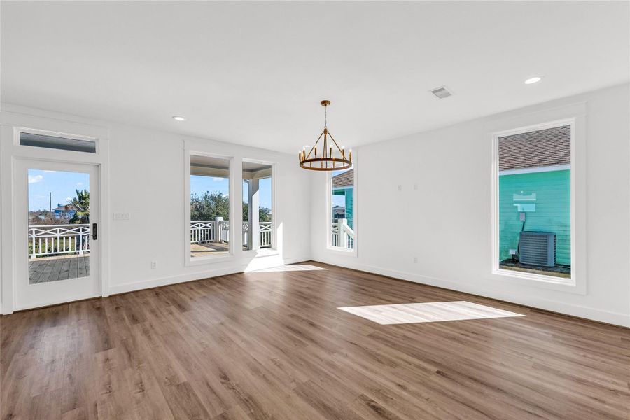 Spacious, unfurnished interior of a new home in , Crystal Beach (Image 17).
