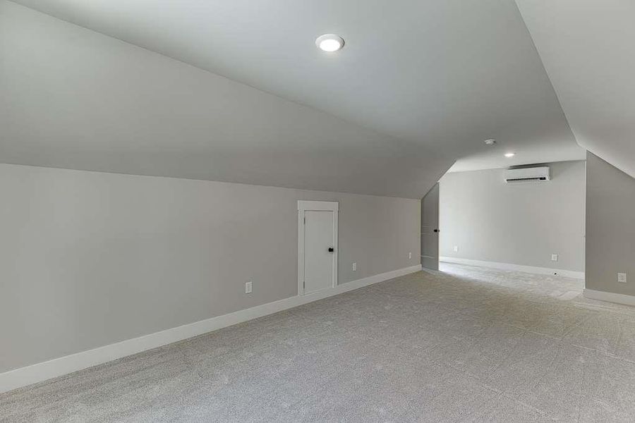 Spacious, unfurnished interior of a new home in , Jefferson (Image 14).