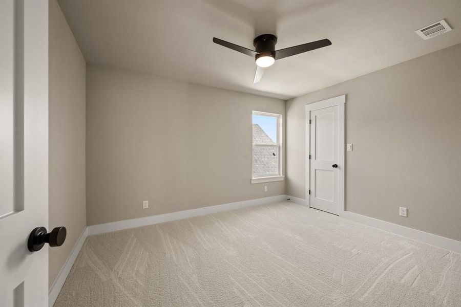 Spacious, unfurnished interior of a new home in , Justin (Image 17).