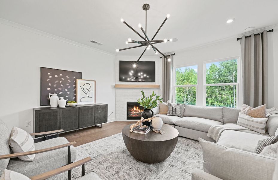 Representative furnished interior of a home built from the Hampton by Pulte Homes in Briar Creek, Atlanta (Image 40).
