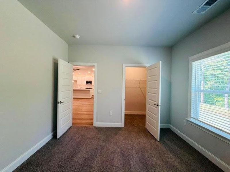 Spacious, unfurnished interior of a new home in Tuscany Hills, Douglasville (Image 32).