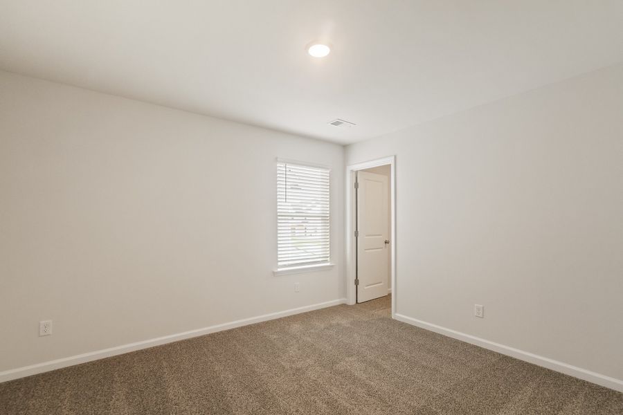 Representative unfurnished interior of a home built from the Palm by Veranda Homes in Hitchcock Preserve, Aiken (Image 21).