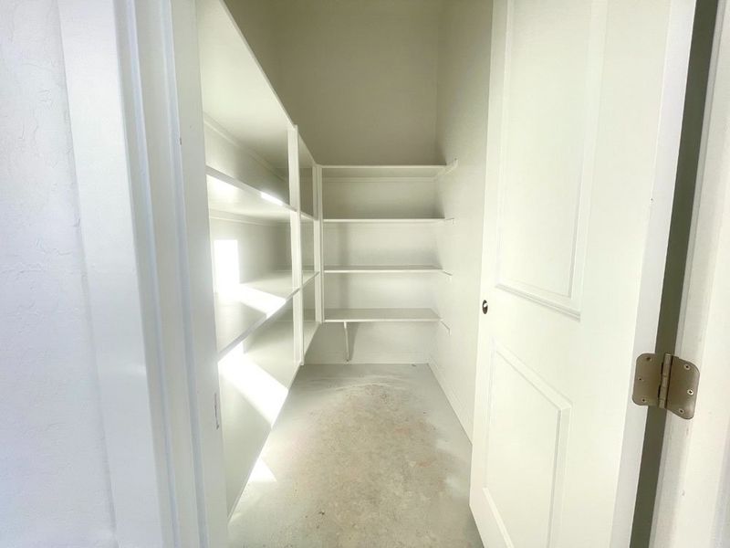 Walk in pantry