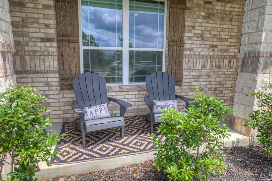 Exterior details and patio area of a home in Waldsanger, New Braunfels (Image 4).