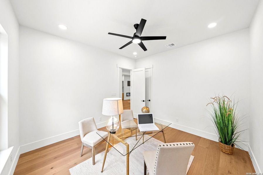 Furnished interior view inside a new home in , Boerne (Image 35).
