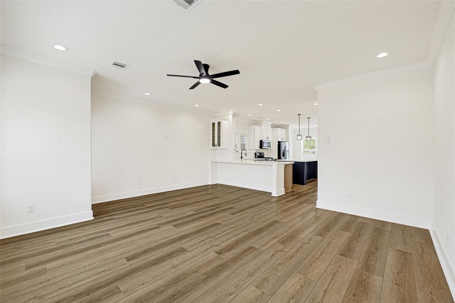 Spacious, unfurnished interior of a new home in , Houston (Image 19).