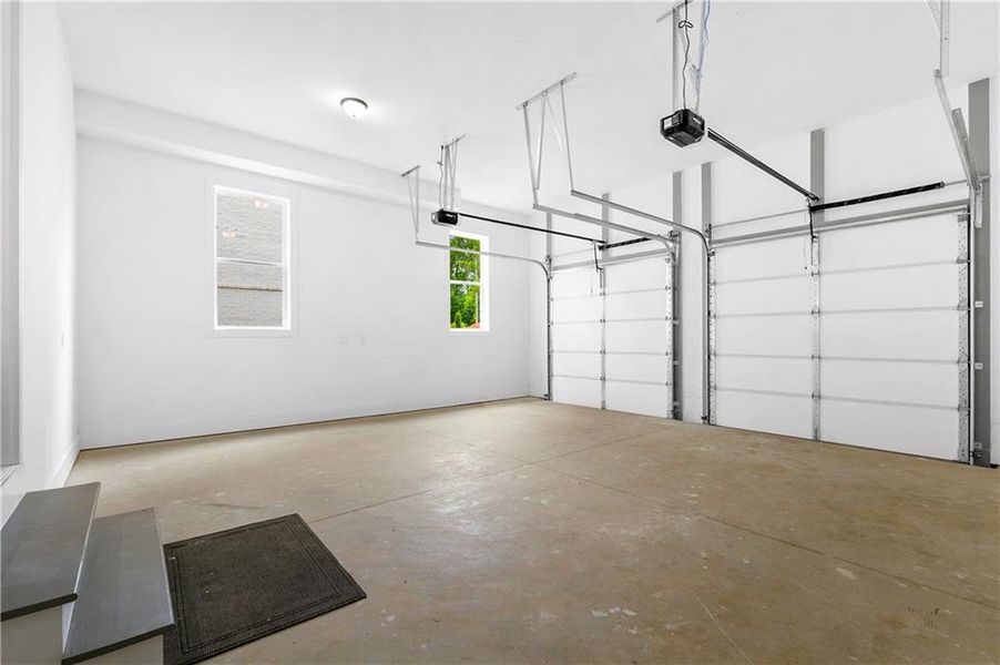 Spacious, unfurnished interior of a new home in , Brookhaven (Image 23).