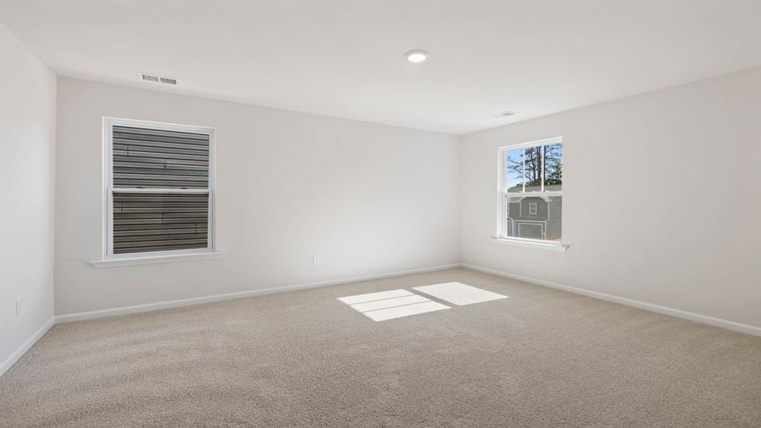 Spacious, unfurnished interior of a new home in Seneca Falls, Seneca (Image 26).
