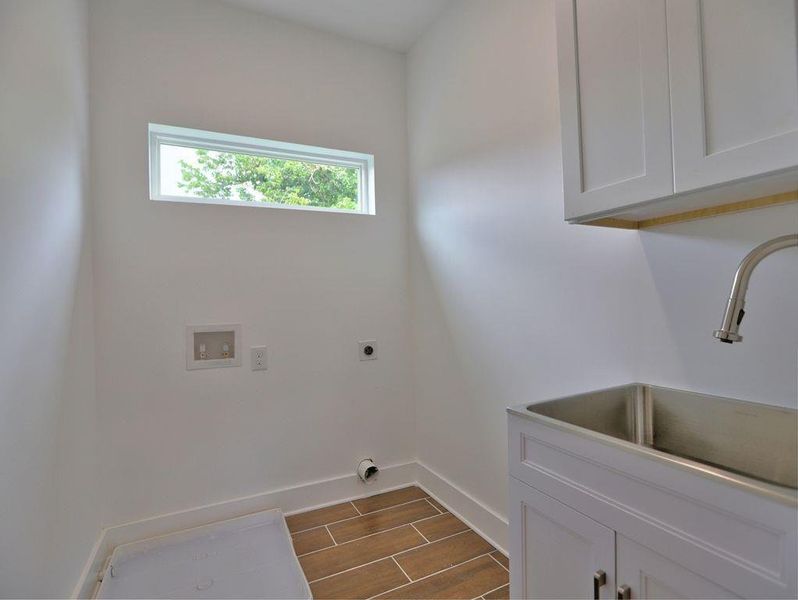 Spacious, unfurnished interior of a new home in , Smyrna (Image 22).