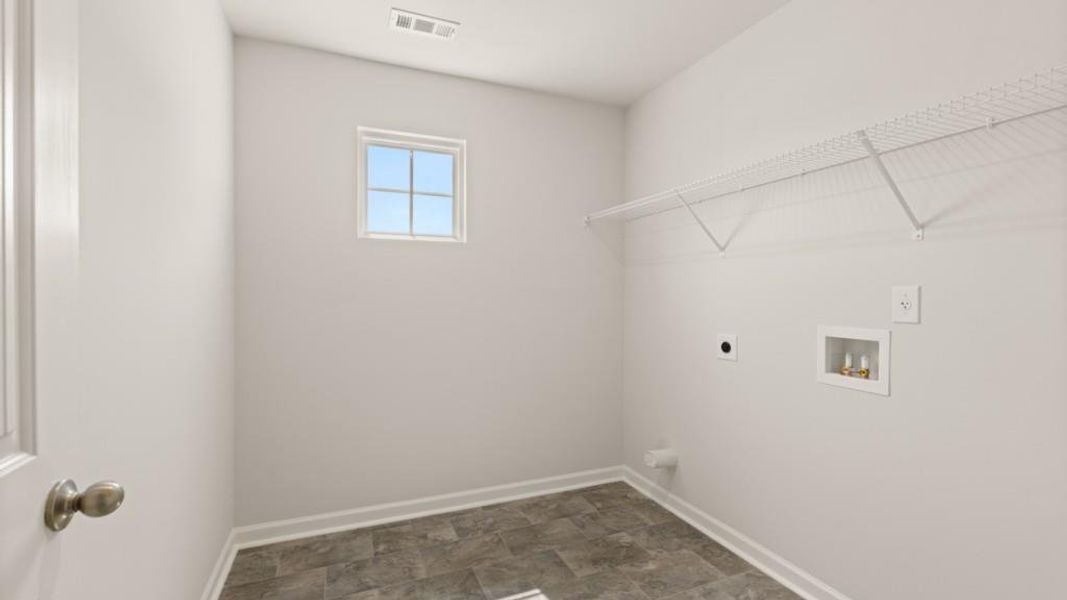 Spacious, unfurnished interior of a new home in Falcon Landing, Gainesville (Image 16).