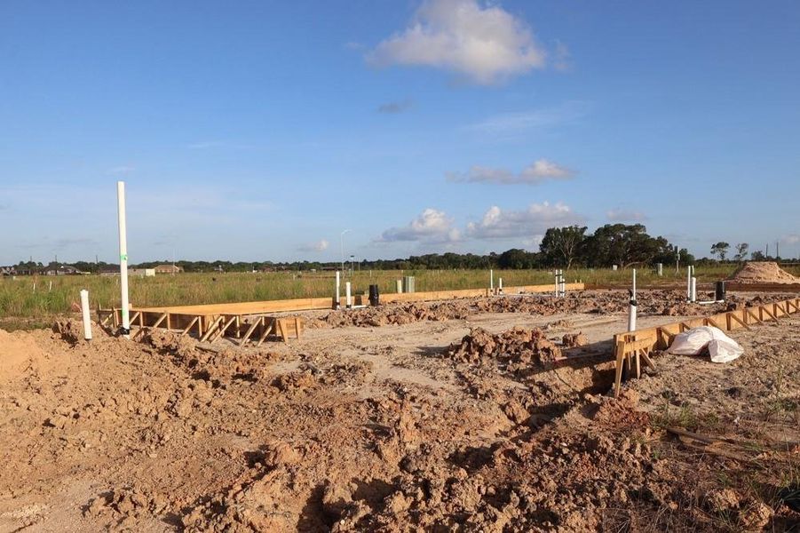 Every foundation at DWH is engineered and it’s inspected three times! We do not do “batch” testing. Rest easy knowing your foundation comes with a 10 year warranty. Every foundation at DWH is engineered and it’s inspected three times! We do not do “batch” testing. Rest easy knowing your foundation comes with a 10 year warranty.
