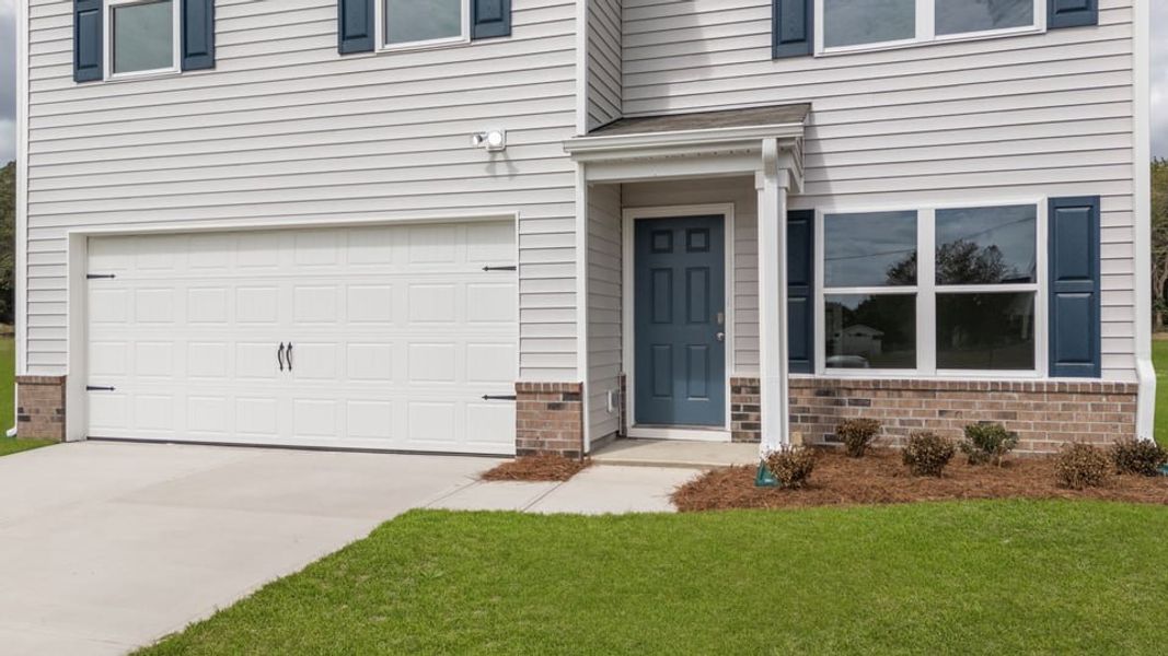 Exterior details and patio area of a home in Blair Ridge, La Grange (Image 3).