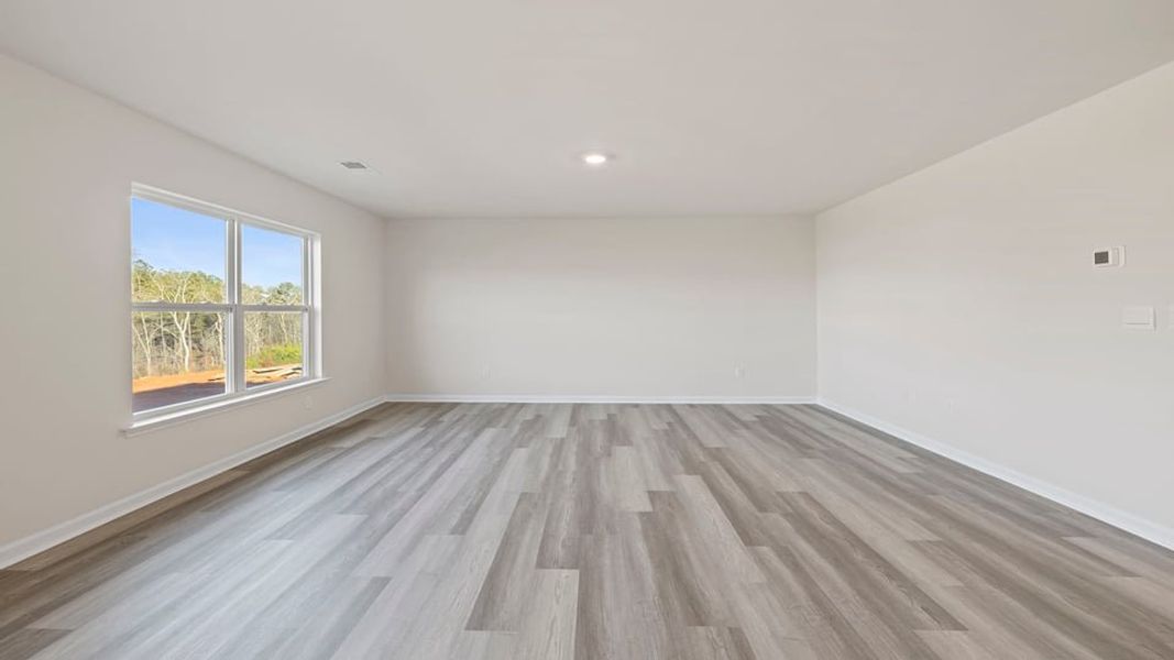 Spacious, unfurnished interior of a new home in Lakestone, Woodruff (Image 20).