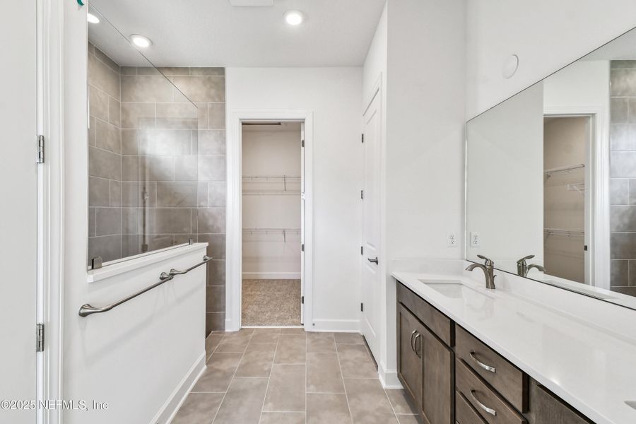 Furnished interior view inside a new home in Crosswinds 40’, Ponte Vedra (Image 15).