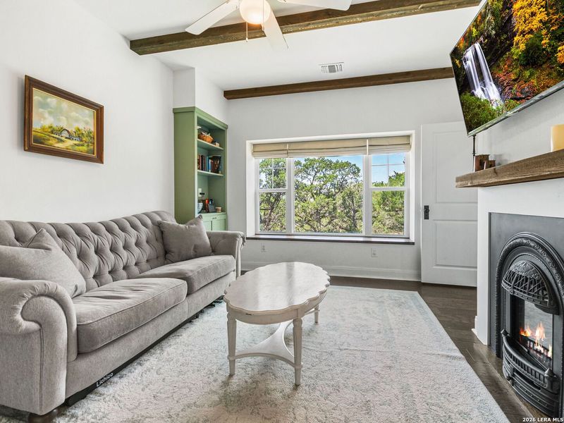 Furnished interior view inside a new home in , Bandera (Image 36).