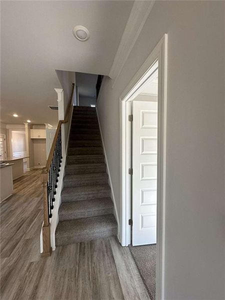 Spacious, unfurnished interior of a new home in Mirror Lake at South Harbour, Villa Rica (Image 8).