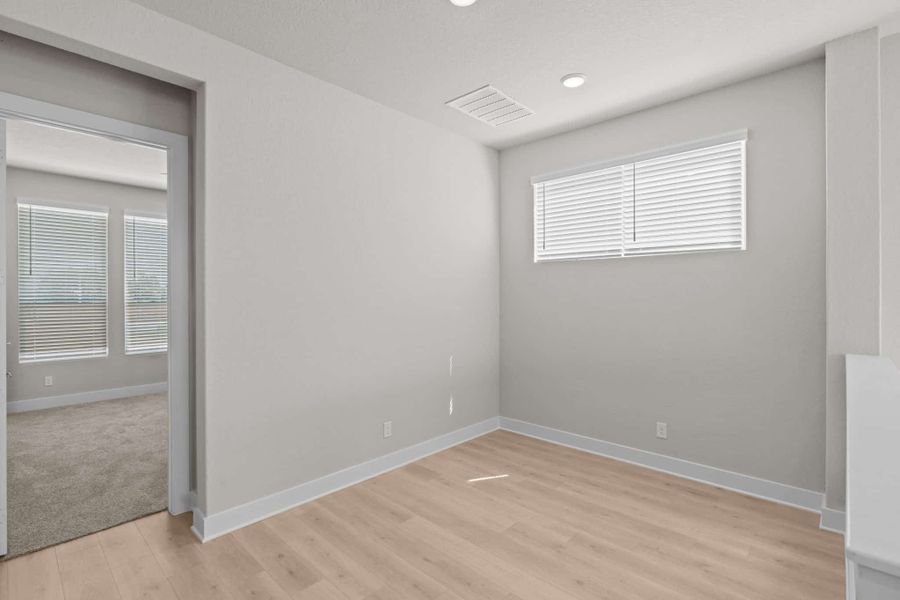 Spacious, unfurnished interior of a new home in Rose Hill, San Antonio (Image 26). Spacious, unfurnished interior of a new home in Rose Hill, San Antonio (Image 26).