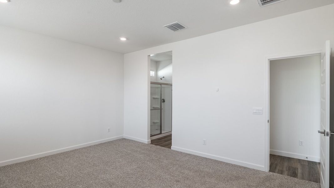 Spacious, unfurnished interior of a new home in Zanjero Pass, Waddell (Image 24).