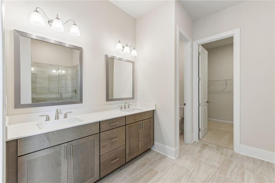 Furnished interior view inside a new home in Aberdeen, Hoschton (Image 13).