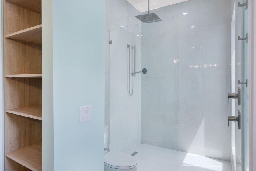 Image 34 of a home in .