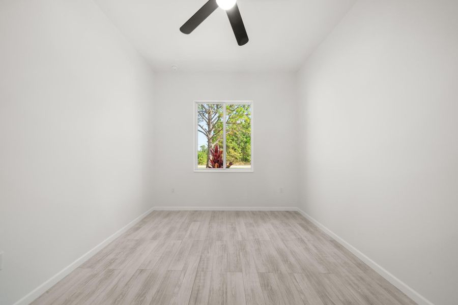 Spacious, unfurnished interior of a new home in , Lake Placid (Image 43).