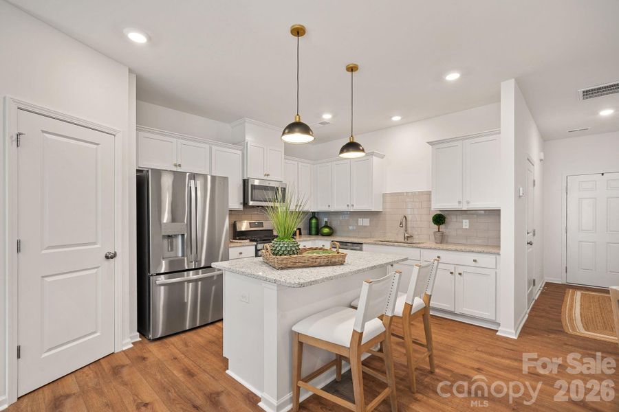 Kitchen & Island