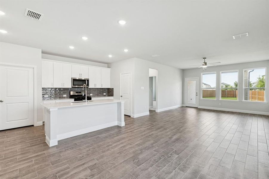 Furnished interior view inside a new home in Bellagio, Forney (Image 11). Furnished interior view inside a new home in Bellagio, Forney (Image 11).