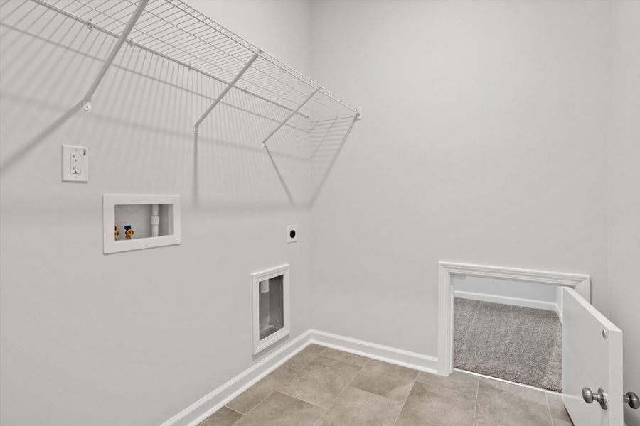 Spacious, unfurnished interior of a new home in Cambridge Reserve, Angier (Image 23).